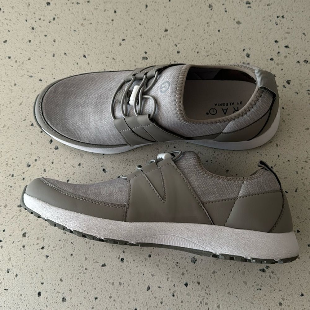TRAQ by ALEGRIA Cynch Gray Textile Comfort Casual Walking Shoes Men's Size 41